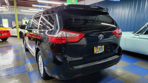 2017 Toyota Sienna XLE Premium