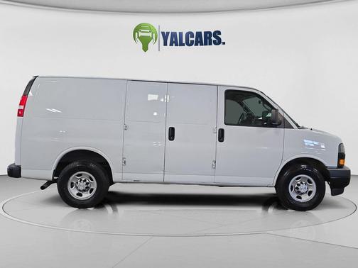 Summit White 2019 Chevrolet Express 2500 Work Van