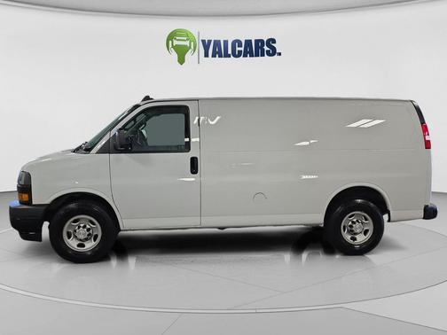 Summit White 2019 Chevrolet Express 2500 Work Van