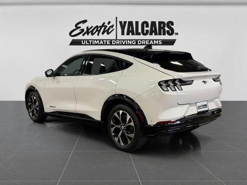 Star White Metallic Tri-Coat 2021 Ford Mustang Mach-E Premium