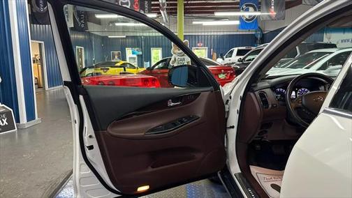 2016 INFINITI QX50 Base