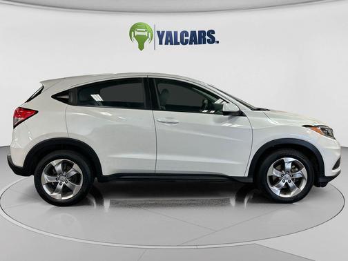 White 2020 Honda HR-V LX