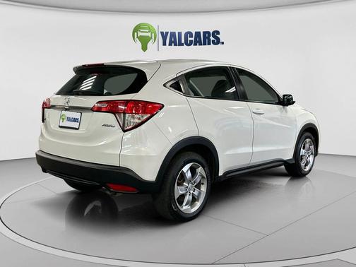 White 2020 Honda HR-V LX