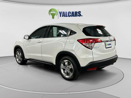 White 2020 Honda HR-V LX