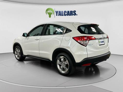 White 2020 Honda HR-V LX