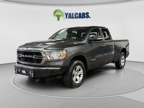 Granite Crystal Metallic Clearcoat 2020 RAM 1500 Big Horn/Lone Star