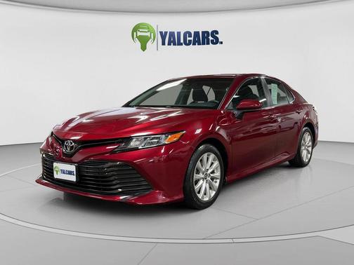 Pearl 2018 Toyota Camry LE