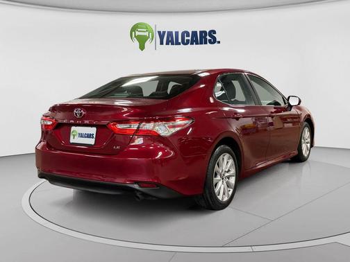 Pearl 2018 Toyota Camry LE