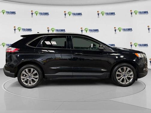 Agate Black Metallic 2019 Ford Edge Titanium