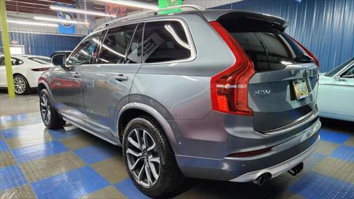 2018 Volvo XC90 T5 Momentum