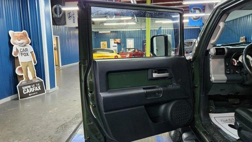 2014 Toyota FJ Cruiser Base