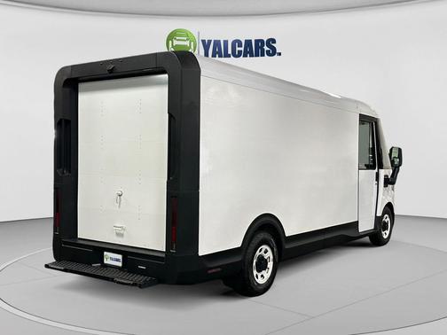 Oyster White 2025 Chevrolet BrightDrop 600 600