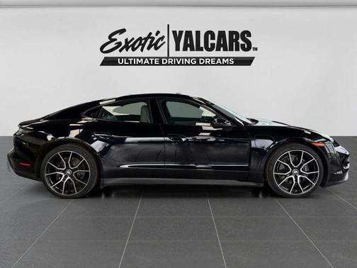 2022 Porsche Taycan Sedan 4D