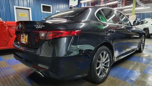 2017 Alfa Romeo Giulia Base