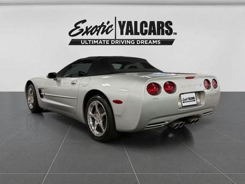Sebring Silver Metallic 2000 Chevrolet Corvette Base