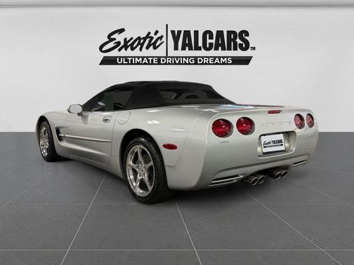 Sebring Silver Metallic 2000 Chevrolet Corvette Base