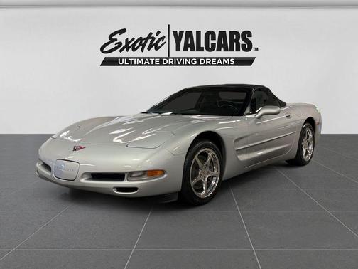 Sebring Silver Metallic 2000 Chevrolet Corvette Base