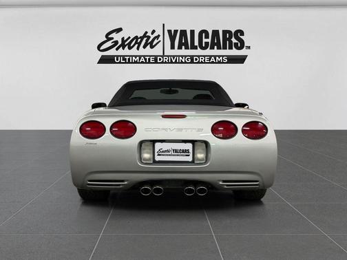 Sebring Silver Metallic 2000 Chevrolet Corvette Base