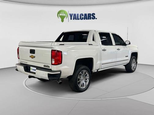 Iridescent Pearl Tricoat 2018 Chevrolet Silverado 1500 High Country