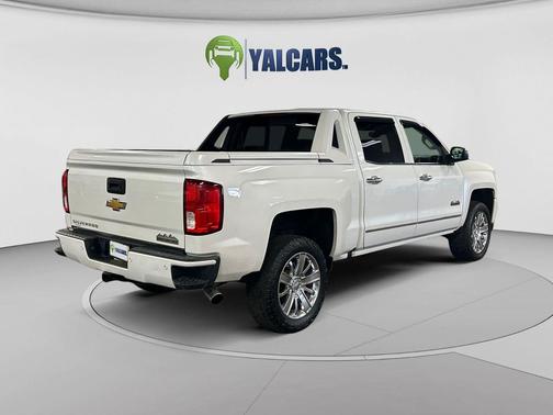 Iridescent Pearl Tricoat 2018 Chevrolet Silverado 1500 High Country