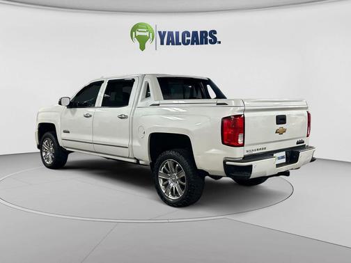 Iridescent Pearl Tricoat 2018 Chevrolet Silverado 1500 High Country