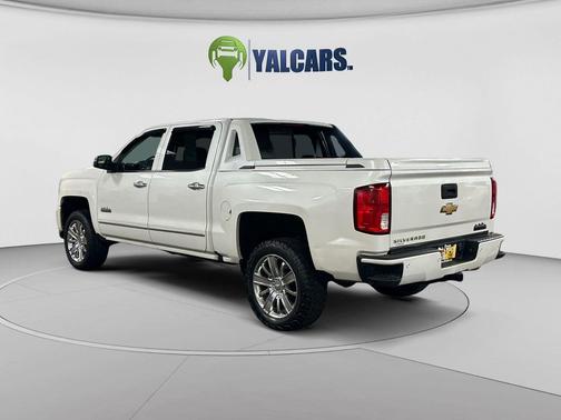 Iridescent Pearl Tricoat 2018 Chevrolet Silverado 1500 High Country