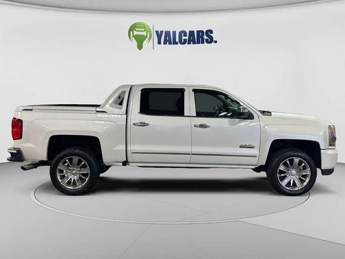Iridescent Pearl Tricoat 2018 Chevrolet Silverado 1500 High Country