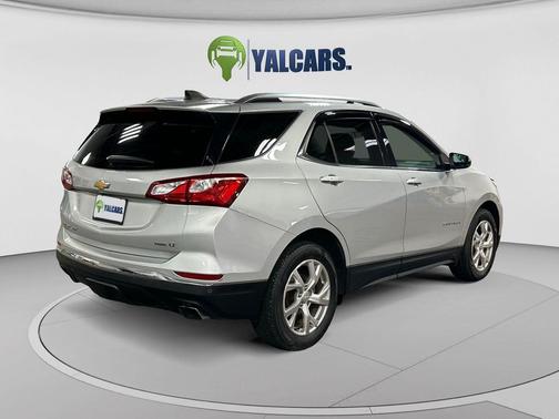 Silver Ice Metallic 2019 Chevrolet Equinox 1LT
