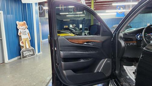 2017 Cadillac Escalade Luxury