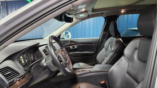 2019 Volvo XC90 T6 Momentum