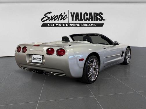 Ricochet Silver Metallic 2004 Chevrolet Corvette Base