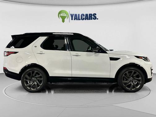 White 2017 Land Rover Discovery HSE