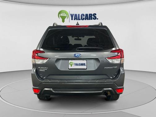 Magnetite Gray Metallic 2020 Subaru Forester Base