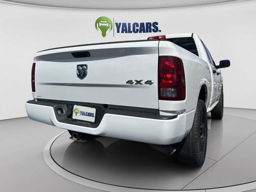 Bright White Clearcoat 2018 RAM 1500 Express