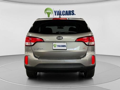 Titanium Silver 2015 Kia Sorento LX