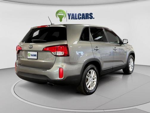 Titanium Silver 2015 Kia Sorento LX