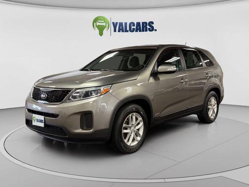 Titanium Silver 2015 Kia Sorento LX