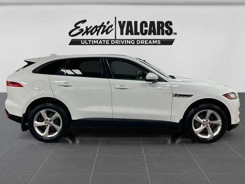 Fuji White 2018 Jaguar F-PACE 25t Premium