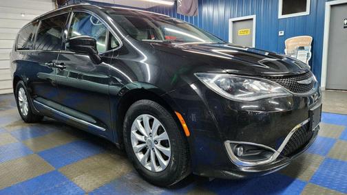 2018 Chrysler Pacifica Touring-L