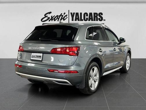 Gray 2018 Audi Q5 2.0T Tech Premium