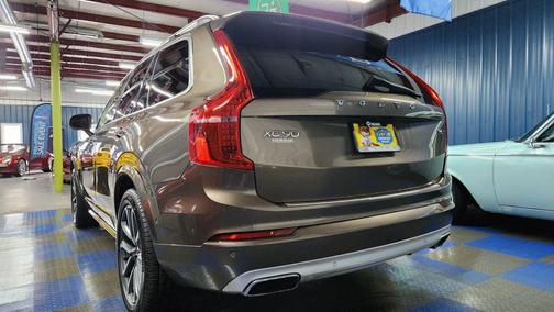 2017 Volvo XC90 T6 Momentum