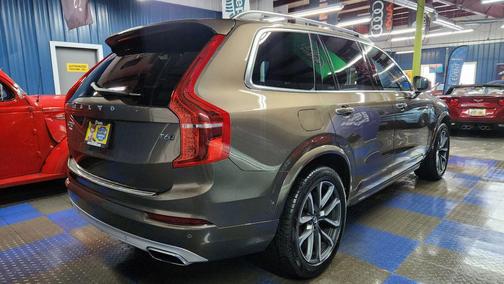 2017 Volvo XC90 T6 Momentum