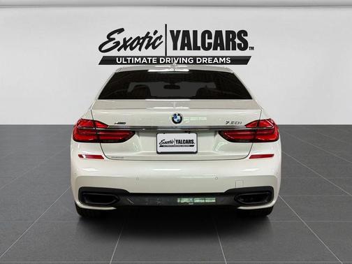 White Metallic 2016 BMW 750 i xDrive