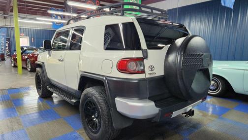 2014 Toyota FJ Cruiser Base