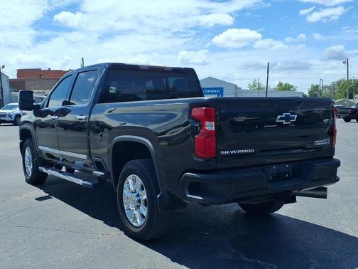 Black 2024 Chevrolet Silverado 2500 High Country