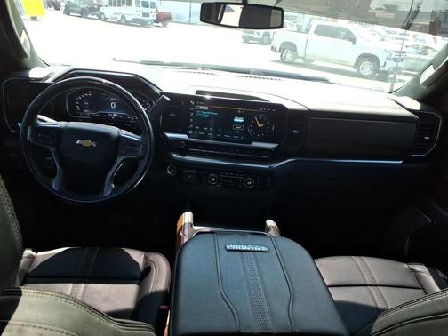 Black 2024 Chevrolet Silverado 2500 High Country