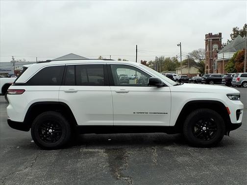 2023 Jeep Grand Cherokee Laredo