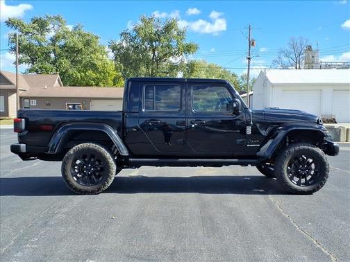 2022 Jeep Gladiator Overland