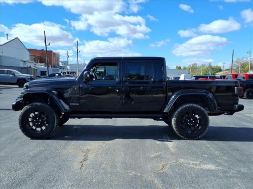 2022 Jeep Gladiator Overland