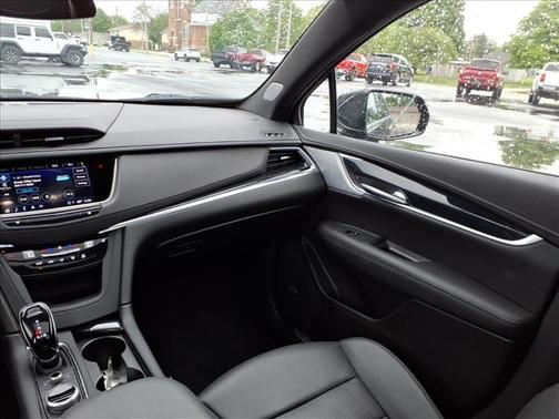 Black Metallic 2025 Cadillac XT5 Premium Luxury